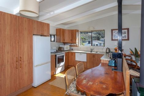 Photo of property in 4 Harsant Avenue, Hahei, Whitianga, 3591