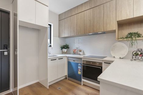 Photo of property in 8/10 Newington Road, Henderson, Auckland, 0612