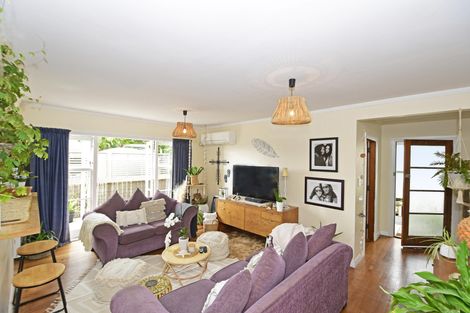 Photo of property in 23 Cumberland Street, Leigh, 0985