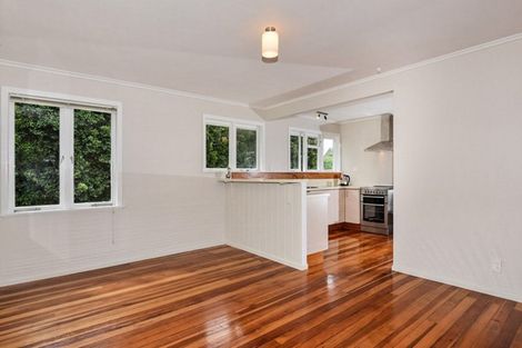 Photo of property in 25 Graham Avenue, Te Atatu Peninsula, Auckland, 0610