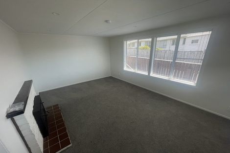 Photo of property in 32 Rangituhi Crescent, Takapuwahia, Porirua, 5022