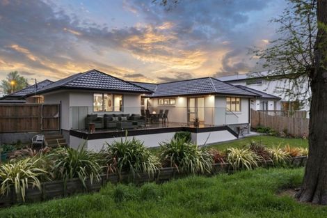 Photo of property in 20 Strowan Road, Strowan, Christchurch, 8052