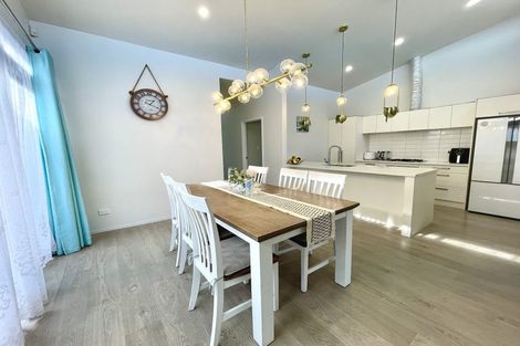 Photo of property in 23 Liberation Road, Papakura, 2110