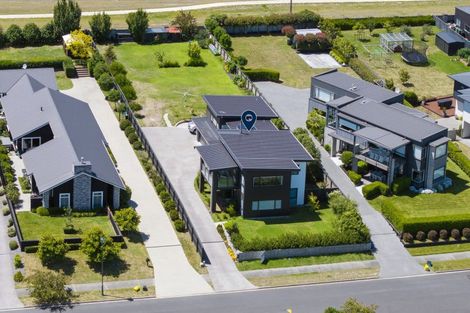 Photo of property in 14 Pukenamu Road, Rainbow Point, Taupo, 3330