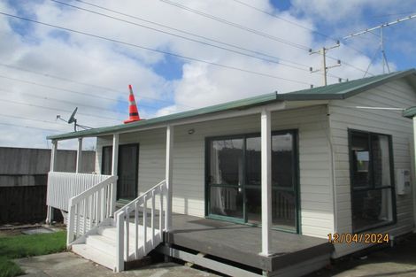 Photo of property in 256 Triangle Road, Massey, Auckland, 0614