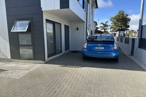 Photo of property in 216a Bucklands Road, Bucklands Beach, Auckland, 2012