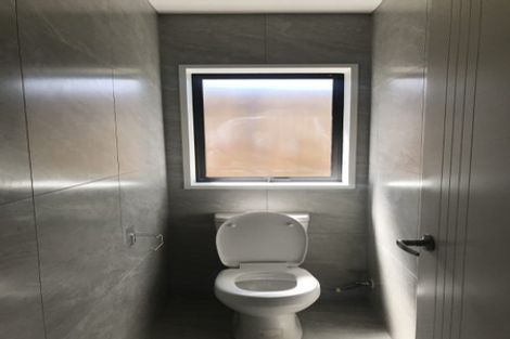 Photo of property in 29b Edgewater Drive, Pakuranga, Auckland, 2010