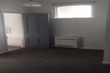 Photo of property in 70 Derwent Street, Island Bay, Wellington, 6023