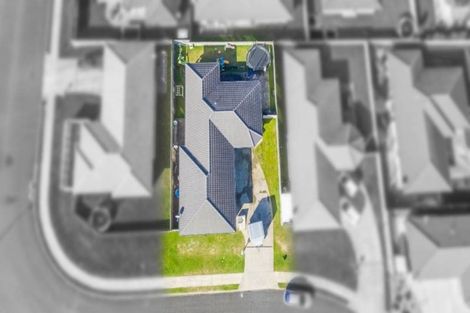 Photo of property in 14 Percy Kinsman Crescent, Riverstone Terraces, Upper Hutt, 5018