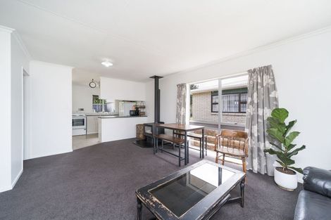 Photo of property in 5a Palliser Place, Milson, Palmerston North, 4414