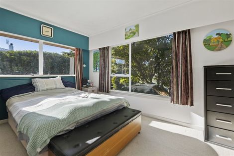 Photo of property in 124 Tiraumea Drive, Pakuranga, Auckland, 2010