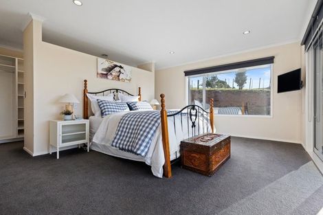 Photo of property in 108a Paparata Road, Bombay, 2675