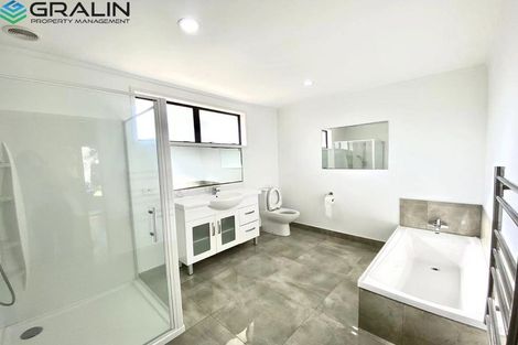 Photo of property in 101 Matipo Road, Te Atatu Peninsula, Auckland, 0610