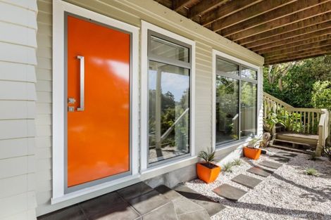 Photo of property in 40 Rona Street, Eastbourne, Lower Hutt, 5013