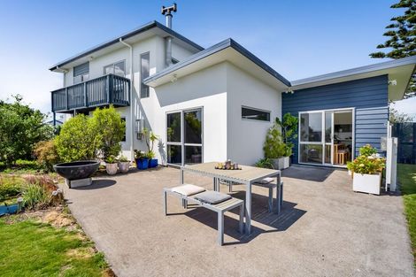 Photo of property in 475 Manawapou Road, Hawera, 4672