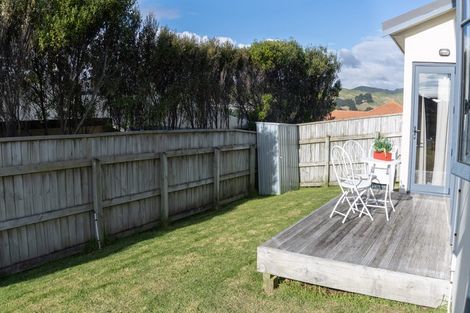 Photo of property in 5 Kaweka Close, Aotea, Porirua, 5024