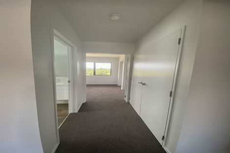 Photo of property in 30 Matawhanga Drive, Wattle Downs, Auckland, 2103