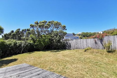 Photo of property in 96 Glanmire Road, Newlands, Wellington, 6037