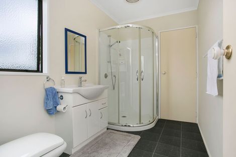 Photo of property in 260 Shakespeare Street, Leamington, Cambridge, 3432