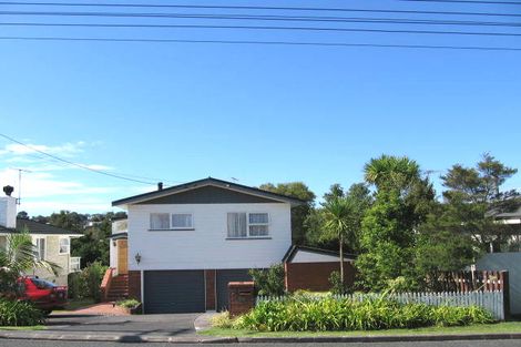 Photo of property in 10 Rock Isle Road, Torbay, Auckland, 0630