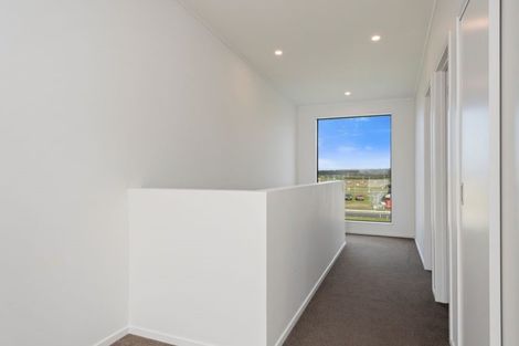 Photo of property in 31 Reynolds Place, Papamoa Beach, Papamoa, 3118