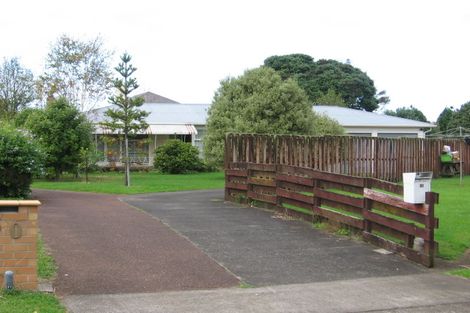 Photo of property in 31 Grande Vue Road, Papatoetoe, Auckland, 2025