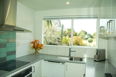 Photo of property in 28 James Mcleod Road, Shelly Beach, Helensville, 0874