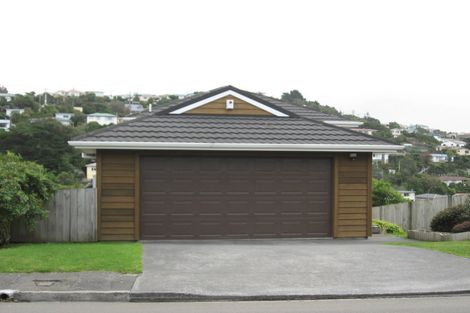 Photo of property in 11 Glanmire Road, Newlands, Wellington, 6037