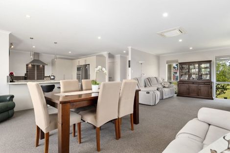 Photo of property in 52 Kayelene Place, Omokoroa, 3114