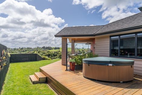 Photo of property in 10 Mahana Place, Raglan, 3225