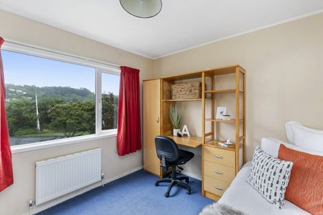 Photo of property in 6 John Witton Drive, Crofton Downs, Wellington, 6035