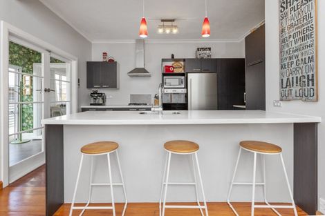 Photo of property in 1111a Heretaunga Street East, Parkvale, Hastings, 4122