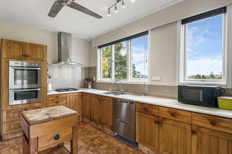 Photo of property in 23 Gretel Place, Hillcrest, Auckland, 0627