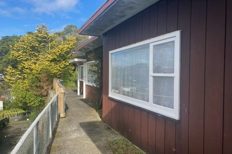 Photo of property in 2/4 Baroda Street, Khandallah, Wellington, 6035