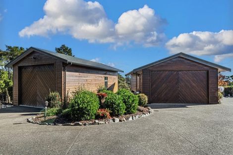 Photo of property in 76 Brick Bay Drive, Sandspit, Warkworth, 0982