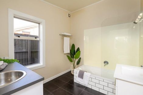 Photo of property in 32 Suffolk Street, Phillipstown, Christchurch, 8011