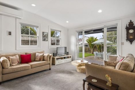 Photo of property in 1/14 Beach Road, Northcote Point, Auckland, 0627