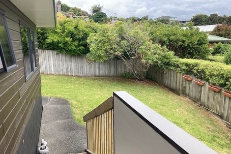 Photo of property in 3 Greenleaf Way, Northcross, Auckland, 0630
