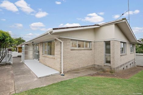 Photo of property in 2/30 Pegler Drive, Howick, Auckland, 2014