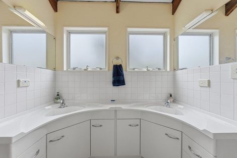 Photo of property in 5 Magnolia Drive, Westown, New Plymouth, 4310