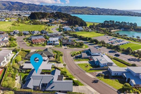Photo of property in 6 Hollyford Place, Aotea, Porirua, 5024