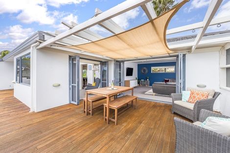 Photo of property in 2 Mizen Court, Torbay, Auckland, 0630