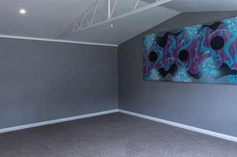 Photo of property in 40 Apollo Parade, Milson, Palmerston North, 4414