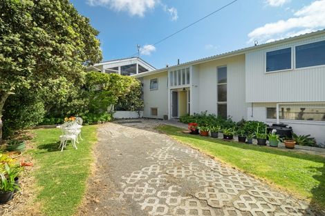 Photo of property in 1/9 Nigel Road, Browns Bay, Auckland, 0630