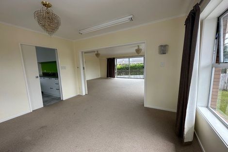 Photo of property in 37 Knightsbridge Drive, Forrest Hill, Auckland, 0620