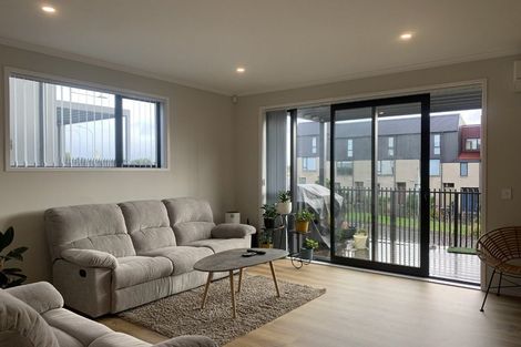 Photo of property in 5/4 Matimati Place, Hobsonville, Auckland, 0616