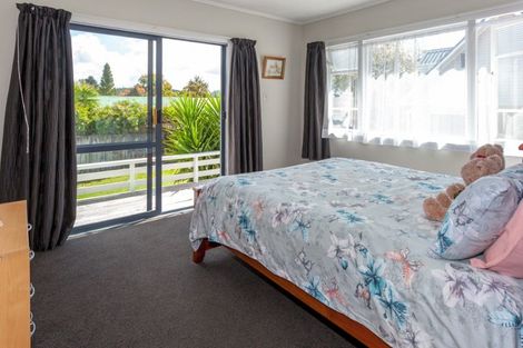 Photo of property in 114 Everitt Crescent, Whangamata, 3620
