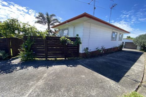 Photo of property in 60 Casuarina Road, Half Moon Bay, Auckland, 2012