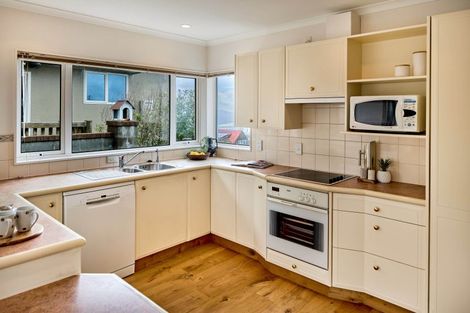 Photo of property in 79 Ashton Fitchett Drive, Brooklyn, Wellington, 6021