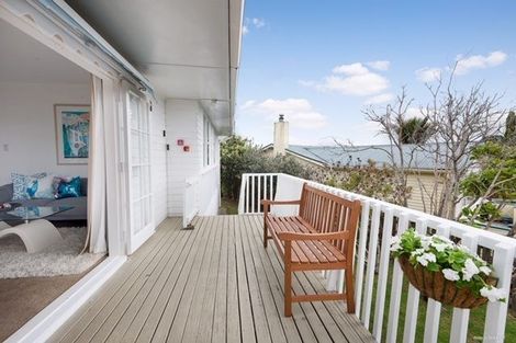 Photo of property in 1/666 East Coast Road, Pinehill, Auckland, 0630